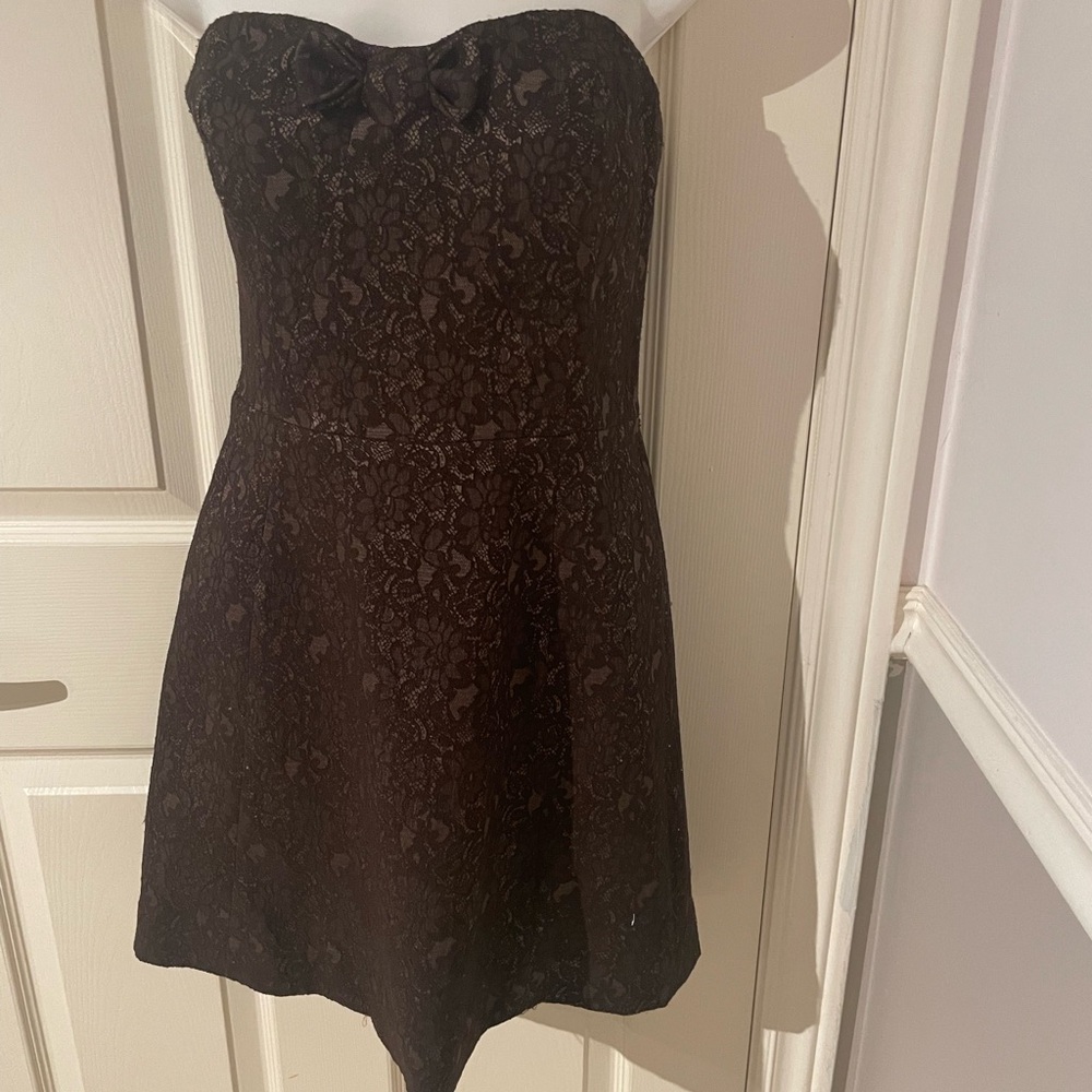 RW&CO. Evening elegant Strapless brown lace dress